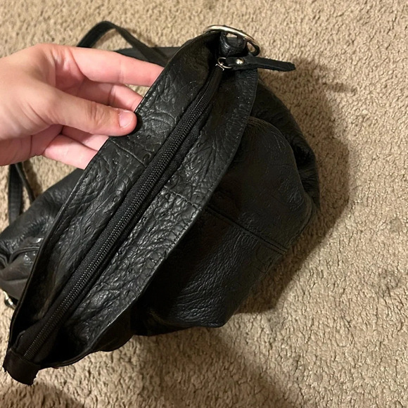 Florence Leather Made in Italy Black Tooled Crossbody Shoulder/Crossbody Bag Zip - Picture 10 of 11